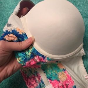 White Victoria’s Secret Padded Bra